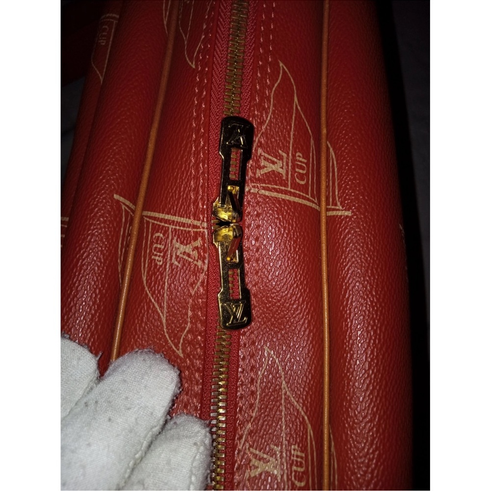 AUTHENTIC!!! Louis Vuitton Calvi Leather Messenger LV Cup Bag ⛵️ - Picture 7 of 10